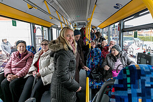 Aktion "Gewinne deinen Bus": Mitarbeiter und Bewohner vom Seniorenzentrum Durach gemeinsam unterwegs