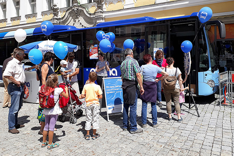 Großes Interesse am mona Stand beim Stadtfest Kempten