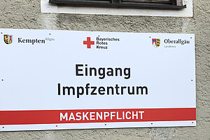 Zum Impf- und Testzentrum mit dem Bus