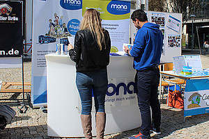 Beginn des Sommersemesters 2017 - mona auf dem Markt der Organisationen