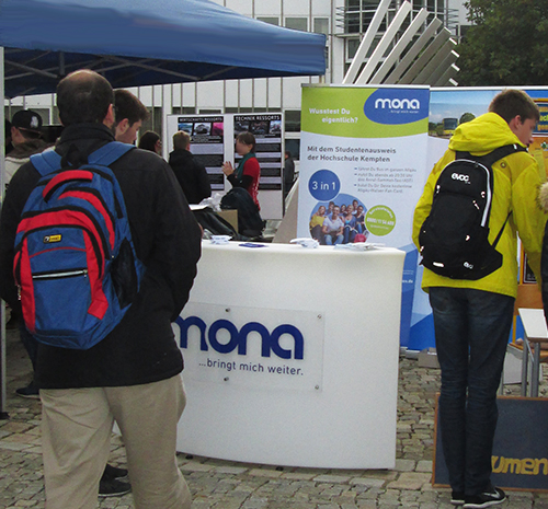 mona Infostand am Markt der Organisationen